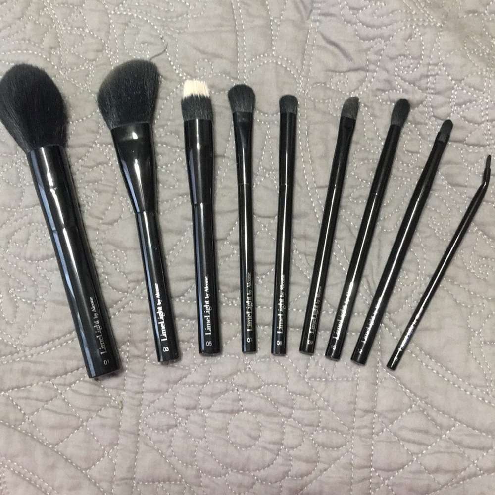LimeLight by Alcone brush set